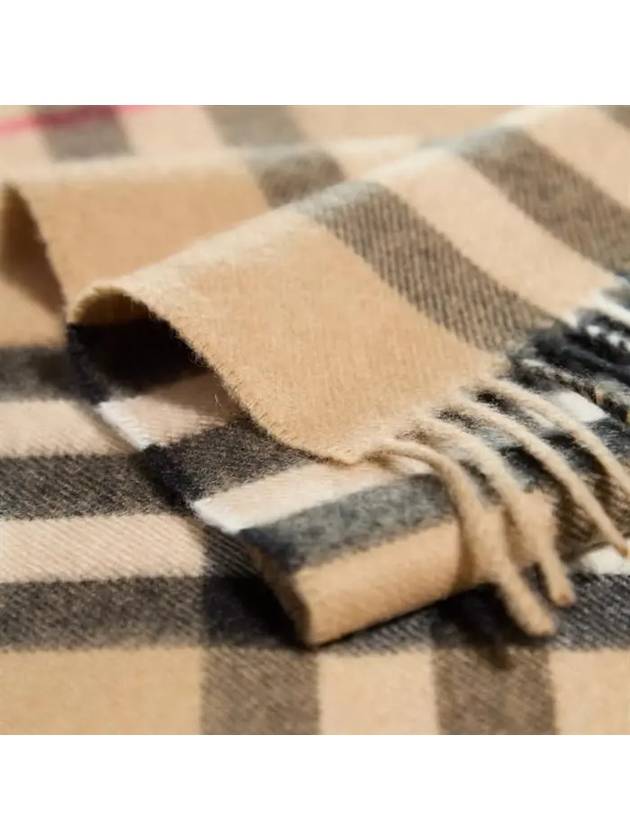 Classic Giant Check Muffler Brown - BURBERRY - BALAAN 3