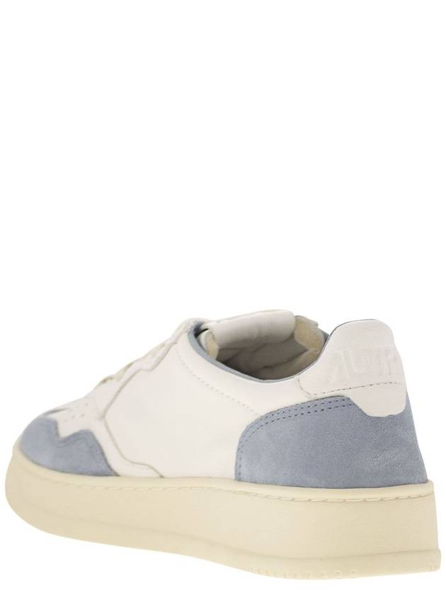 MEDALIST LOW - White leather and suede sneakers in powder - AUTRY - BALAAN 3