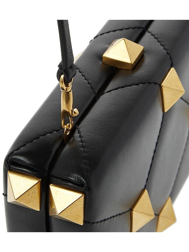 Roman Studded Leather Clutch Bag Black - VALENTINO - BALAAN 9