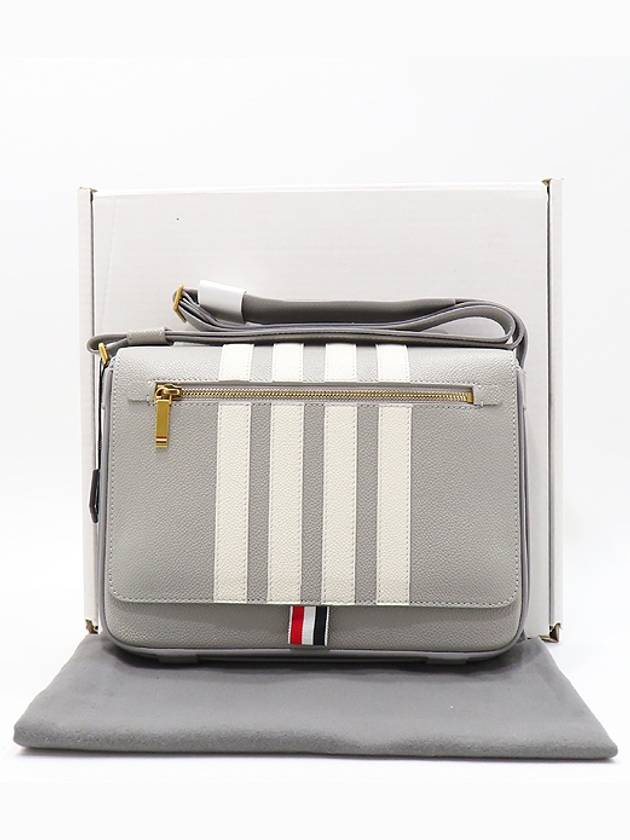 MAG448A Pebble Grain Reporter Crossbag - THOM BROWNE - BALAAN 1