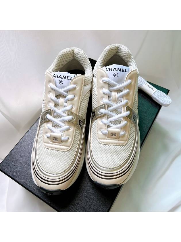 Women CC Logo Fabric Laminated Low Top Sneakers Silver Ivory - CHANEL - BALAAN 3