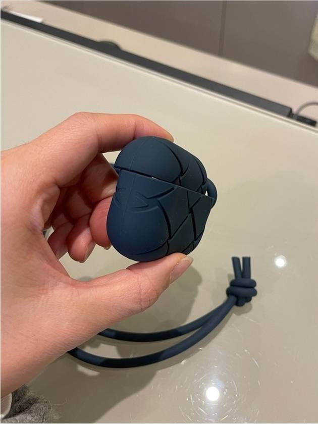 Intrecciato AirPods Case Navy Blue - BOTTEGA VENETA - BALAAN 4