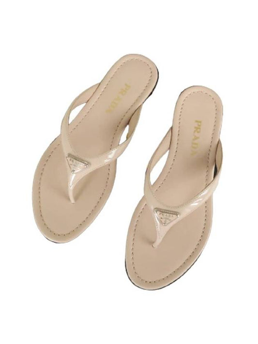 triangle logo enamel leather flip flops beige - PRADA - BALAAN 1