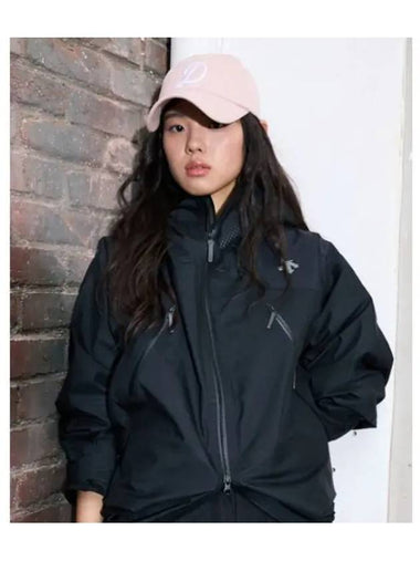 Seunghyeop Lee wears initial logo embroidered ball cap pink SP323UCP90 - DESCENTE - BALAAN 1