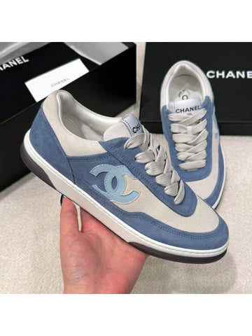 Sneakers Jenny Wearing Suede Tennis Blue CC Logo - CHANEL - BALAAN 1