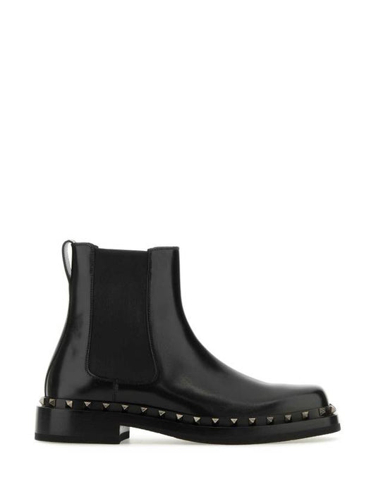 Rockstud Chelsea Boots Black - VALENTINO - BALAAN 1