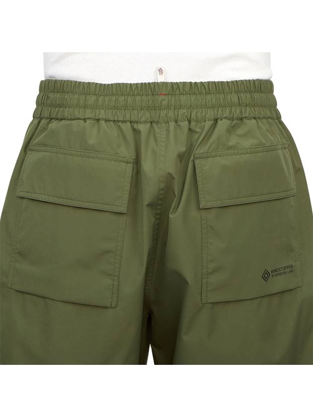 Grenoble Men s Shorts 2B00001 54AL5 820 - MONCLER - BALAAN 7