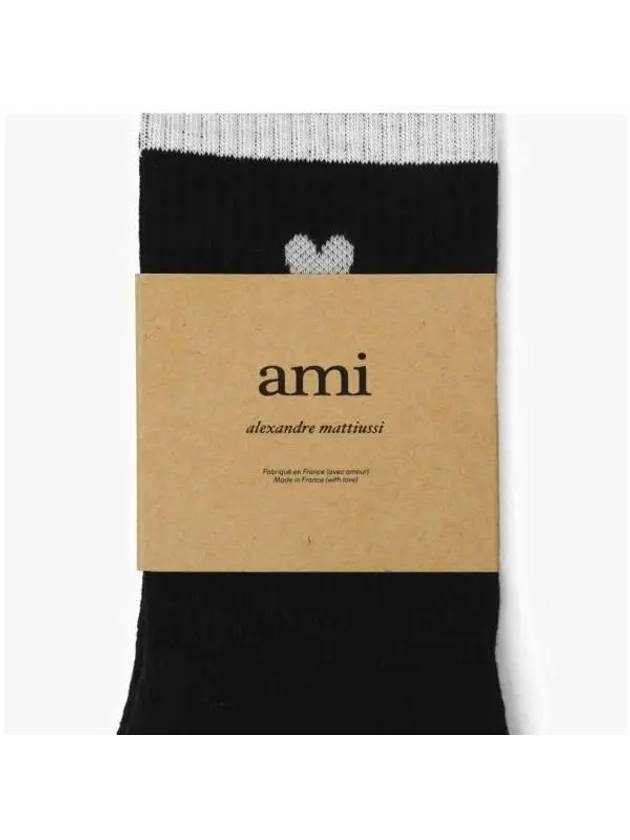 USC011 AW0015 001 De Coeur Heart Logo Striped Socks - AMI - BALAAN 5