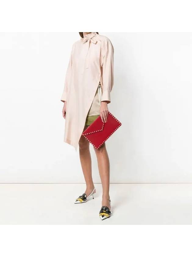 Rockstud Pouch Clutch Bag Red - VALENTINO - BALAAN.