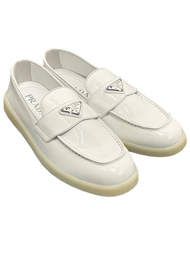 Women's Triangle Logo Patent Leather Loafers White 1D222N 069 F0009 - PRADA - BALAAN 1