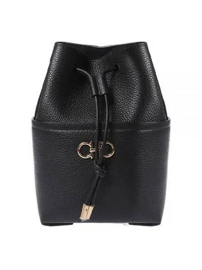 Grained Leather Gancini Mini Bucket Bag Black - SALVATORE FERRAGAMO - BALAAN 2