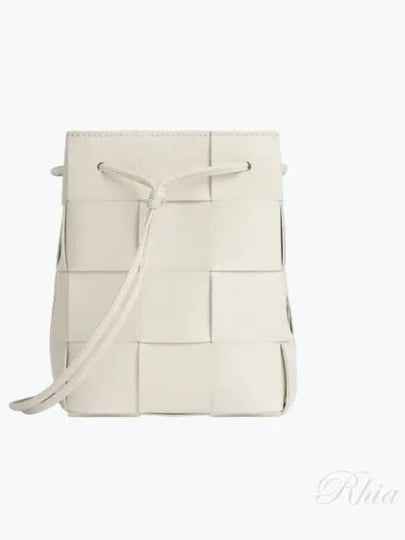 Intrecciato Cassette Small Bucket Bag White - BOTTEGA VENETA - BALAAN 2