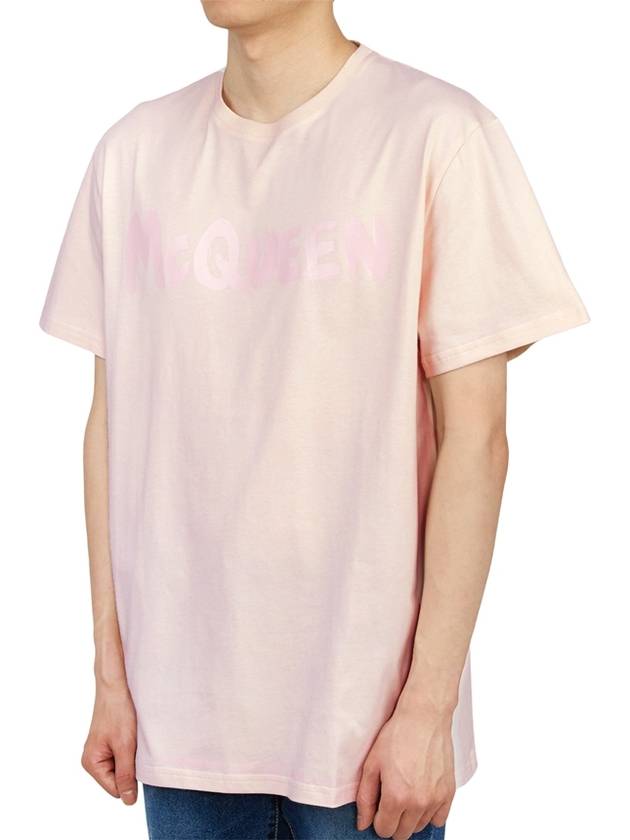 Men's Graffiti Logo Short Sleeve T-Shirt Pink - ALEXANDER MCQUEEN - BALAAN 3