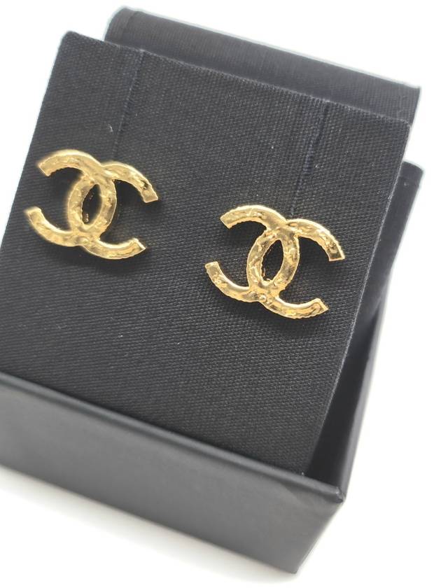 CC Logo Earrings Gold - CHANEL - BALAAN 5