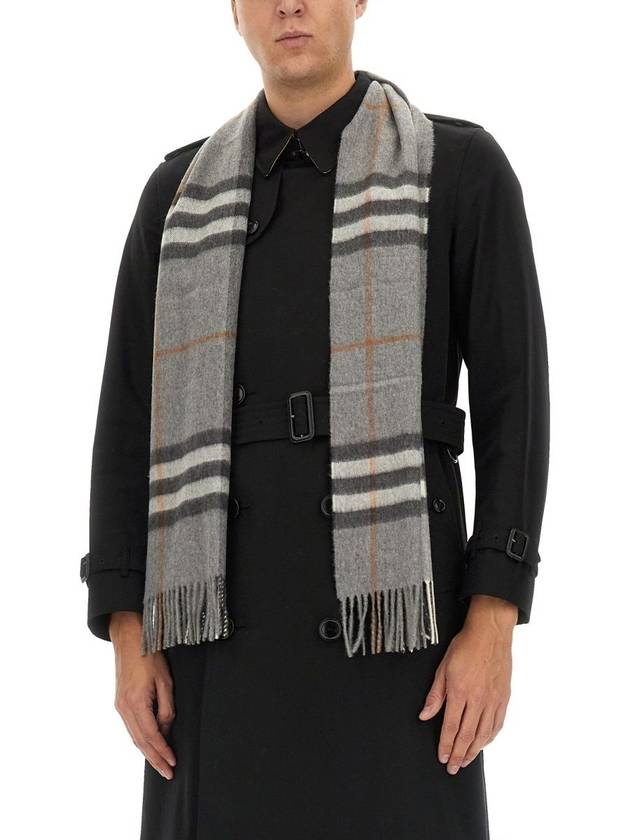 Giant Check Cashmere Scarf Grey - BURBERRY - BALAAN 7