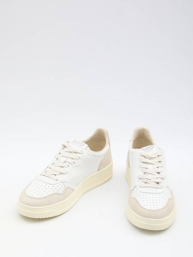 Women's Medalist Leather Low Top Sneakers White Beige - AUTRY - BALAAN 6