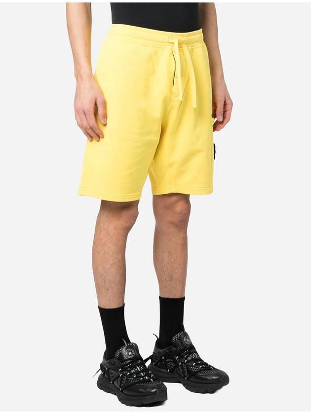 Wappen Patch Pocket Drawstring Shorts Yellow - STONE ISLAND - BALAAN 4