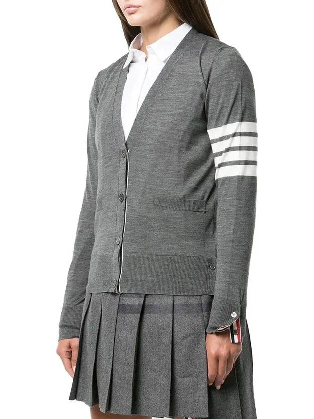 Sustainable Fine Merino Wool 4-Bar Relaxed Fit V-Neck Cardigan Medium Grey - THOM BROWNE - BALAAN 4