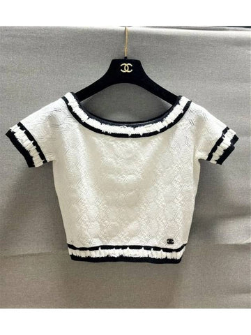 Off shoulder crop top short sleeve knit P72089 - CHANEL - BALAAN 1