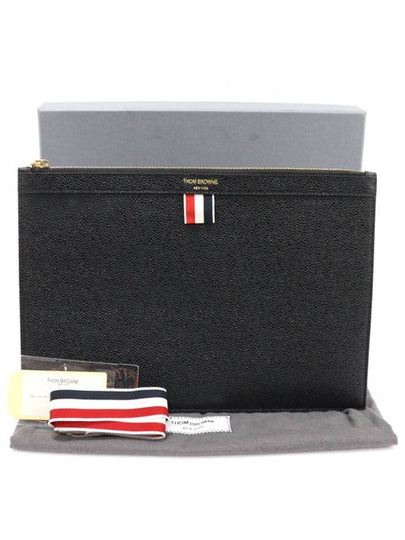 MAC019L00198001 Black Pebble Grain Leather Small Zipper Tablet Holder Clutch - THOM BROWNE - BALAAN 2