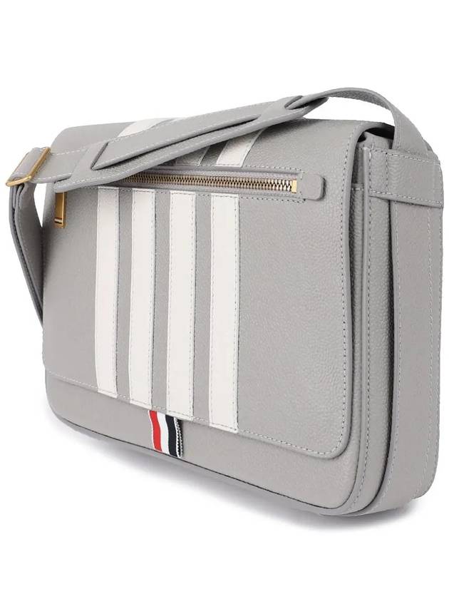 Pebble Grain 4 Bar Reporter Shoulder Bag Light Grey - THOM BROWNE - BALAAN 3