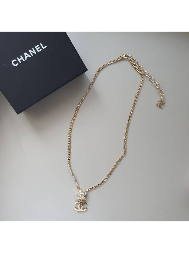 Cross crystal CC logo necklace - CHANEL - BALAAN 5