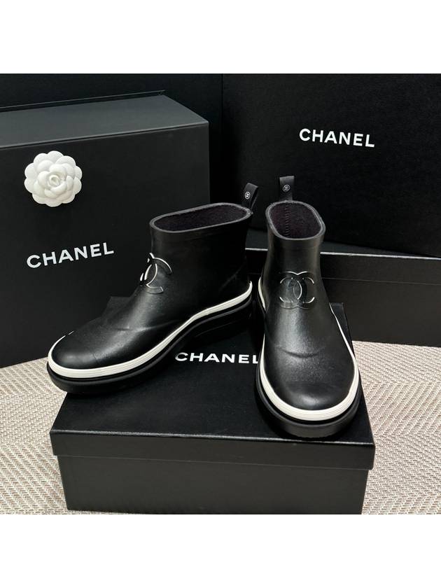 Ankle Boots Platform Black White CC - CHANEL - BALAAN 2