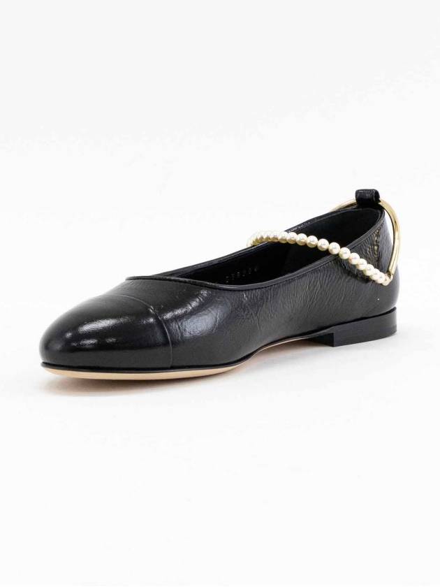 Classic ballerina flat shoes pearl strap black G38986 - CHANEL - BALAAN 3