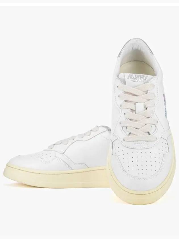 Medalist Leather Metal Silver Tab Low Top Sneakers White - AUTRY - BALAAN 4