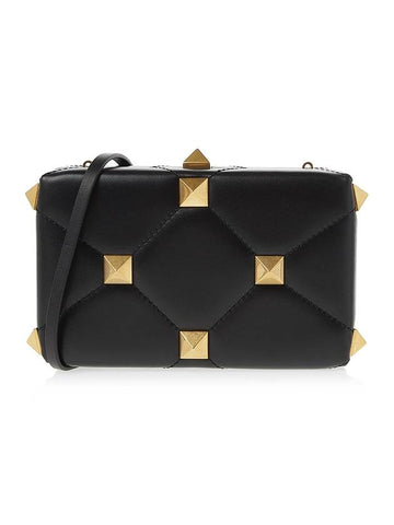 Roman Studded Leather Clutch Bag Black - VALENTINO - BALAAN 1