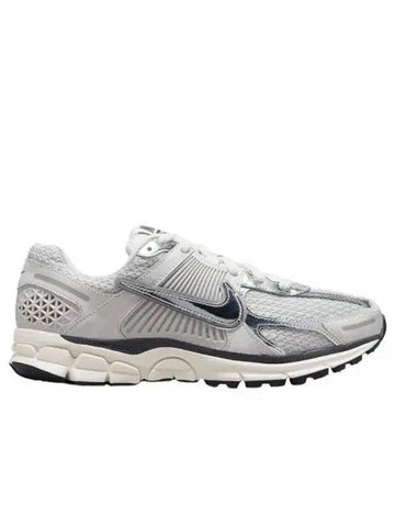 Zoom Vomero 5 Sneakers Photon Dust and Metallic Silver - NIKE - BALAAN 1