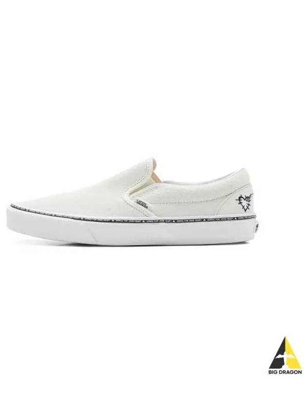 Classic Slip On Aiming For Your Heart Light Gray White VN0A7Q5DBHE1 - VANS - BALAAN 1