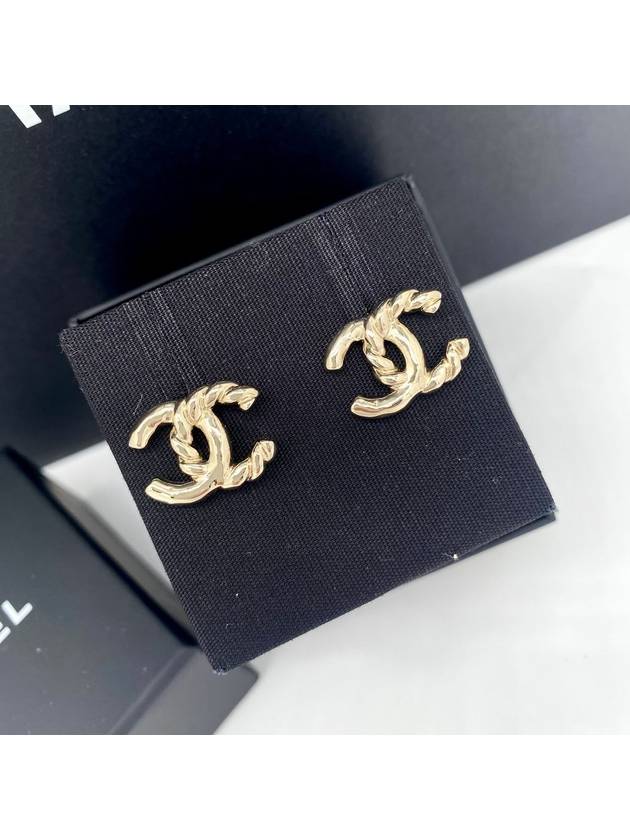 25C Women s Basic CC Logo Season Earrings Gold ABE953 - CHANEL - BALAAN 5