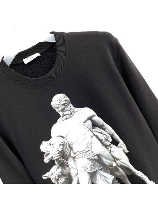 Same-day shipping Season off discount Unisex New World Statue Overfit Print Sweatshirt Black NUW21266 - IH NOM UH NIT - BALAAN 2