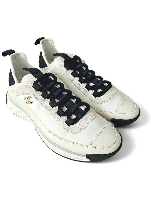 Mixed Fibers Velvet Calfskin Low Top Sneakers Ivory - CHANEL - BALAAN 4