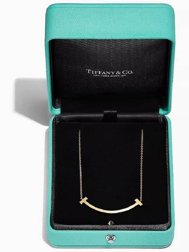 Tiffany T Smile Medium Pendant Yellow Gold Necklace - TIFFANY & CO. - BALAAN 2