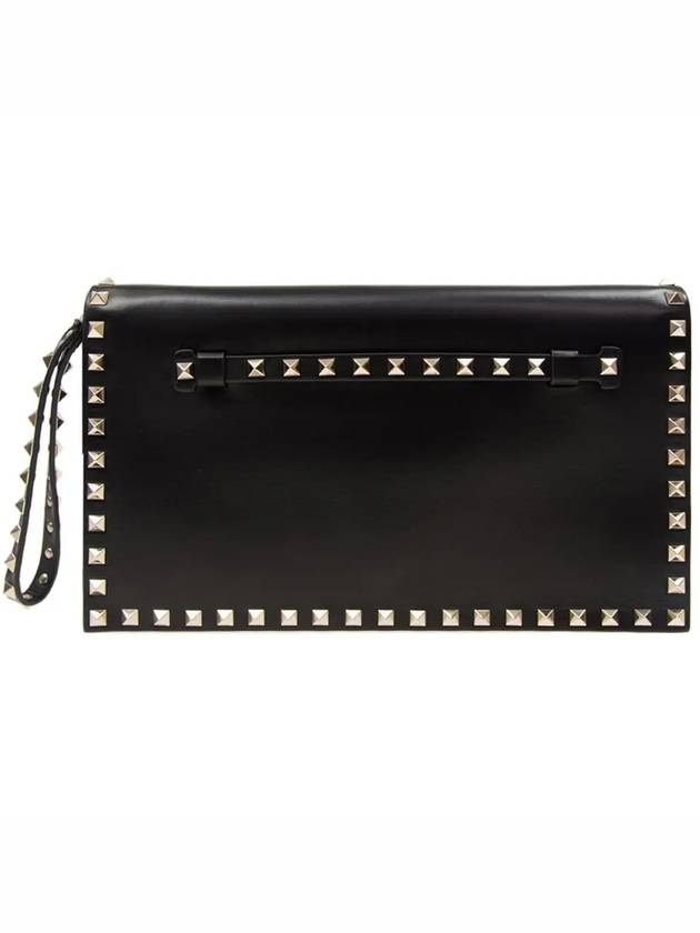 Rockstud Leather Clutch Bag Black - VALENTINO - BALAAN 3