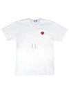 Play Men's Heart Logo Embroidered Short Sleeve T-Shirt P1 T322 3 White - COMME DES GARCONS - BALAAN 2