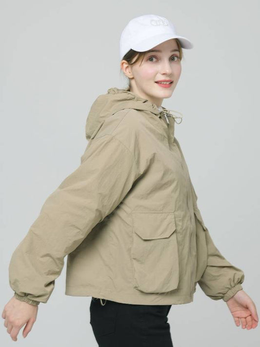 Doyou Know MC Women s Hooded Big Pocket Loose Fit Beige Wind Jumper DO3242WB90 - DOYOUKNOWMC GOLF WEAR - BALAAN 1