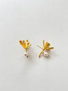 pearl flower earrings gold - ELYONA - BALAAN 3