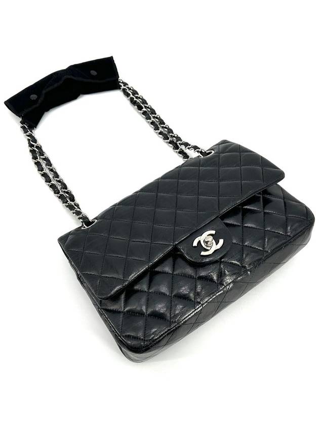 Lambskin classic medium shoulder bag - CHANEL - BALAAN 7