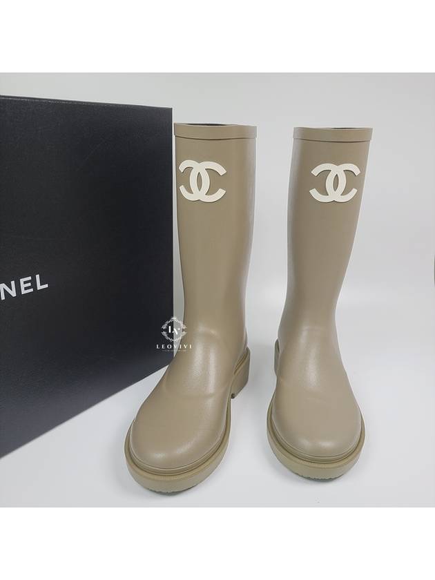 CC logo cowchalk rain boots dark beige - CHANEL - BALAAN 5