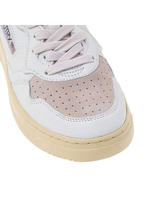 Medalist Low Top Sneakers White Sand - AUTRY - BALAAN 10