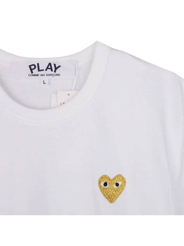 Small Gold Heart Wappen Short Sleeve T-Shirt White P1 T216 4 - COMME DES GARCONS - BALAAN 4