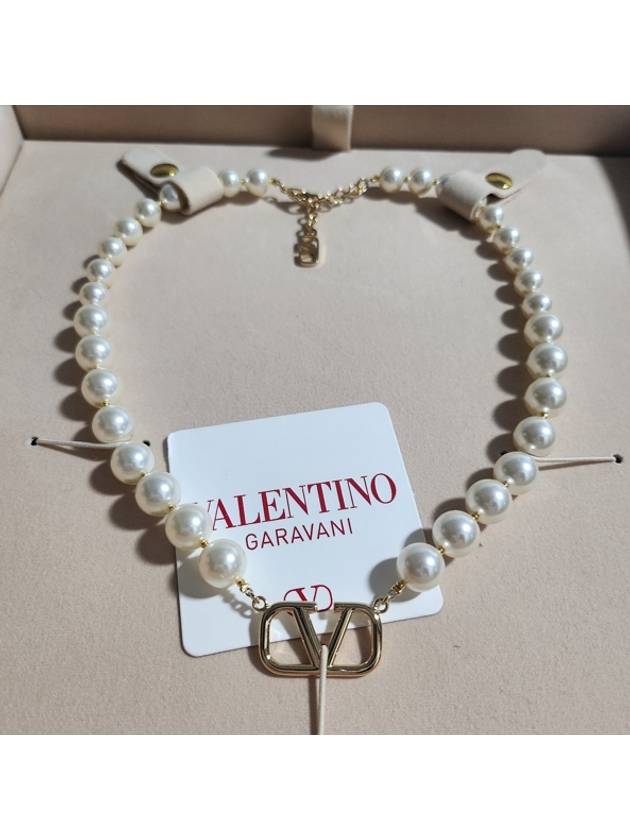 Pearl V logo necklace gold - VALENTINO - BALAAN 2