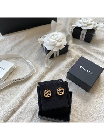 CC Logo Crystal Circle Earrings Gold - CHANEL - BALAAN 2