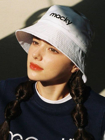 Embroidered Bucket Hat Basic Logo Bucket Hat White MCFW23BC 1WH - MACKY - BALAAN 1