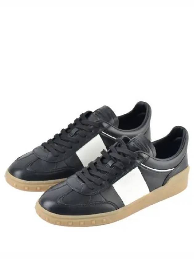 Logo Band Low-Top Sneakers Black - VALENTINO - BALAAN 2