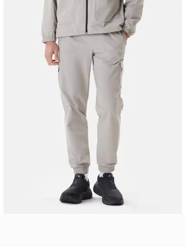 Training Cargo Jogger Pants Beige SP323TWP91 - DESCENTE - BALAAN 1