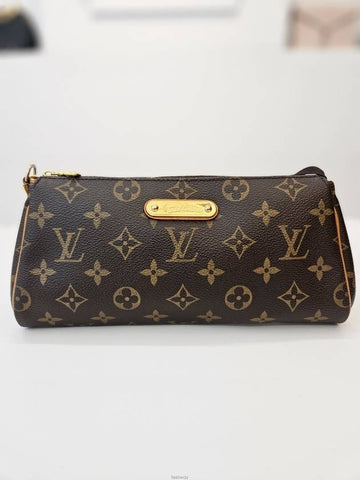 Monogram Eva Clutch Cross Bag M95567 - LOUIS VUITTON - BALAAN 1